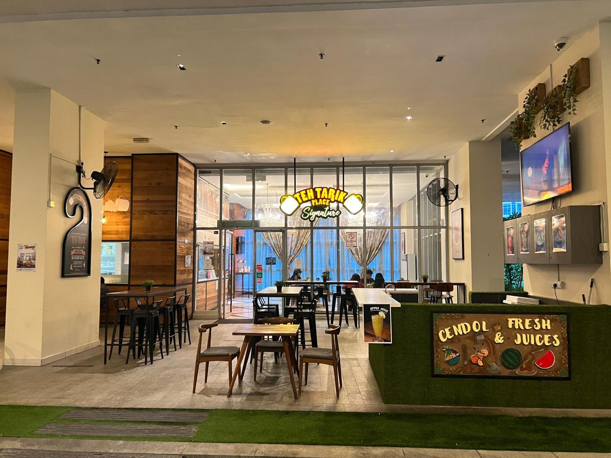 Regalia Spritz Empire Hostel 쿠알라룸푸르 외부 사진